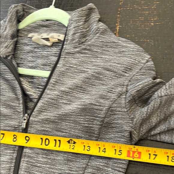 Athleta Heather Gray Full Zip Jacket Size XS Stretch Thumb Hole - Picture 9 of 10